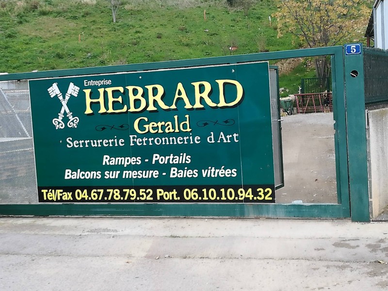 Création et pose d'une pergola en fer forgé sur mesure pour terrasse à Gigean à côté de Montpellier