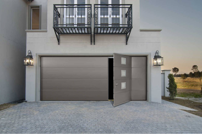 Installer une porte de garage sectionnelle moderne et design à Nimes