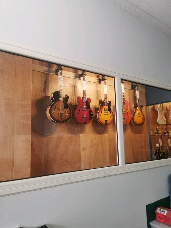 Où trouver une guitare d'occasion de la marque Fender à Montpellier