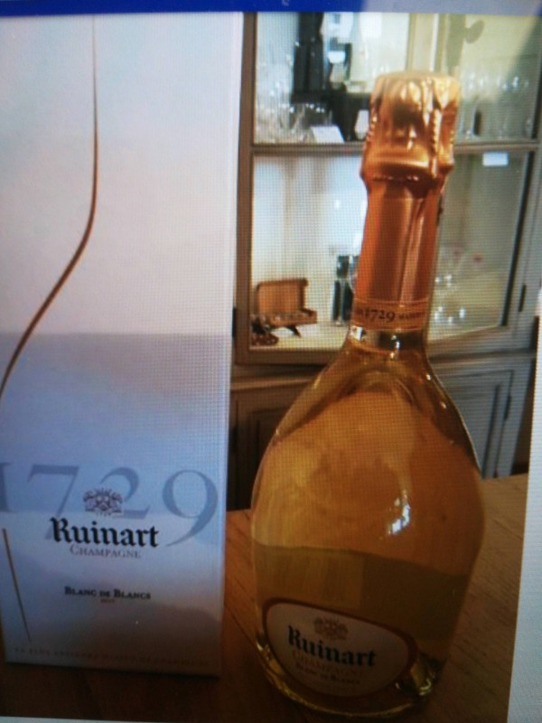 Vente d'un champagne millésimé Ruinard sur Nîmes à côté d'arles