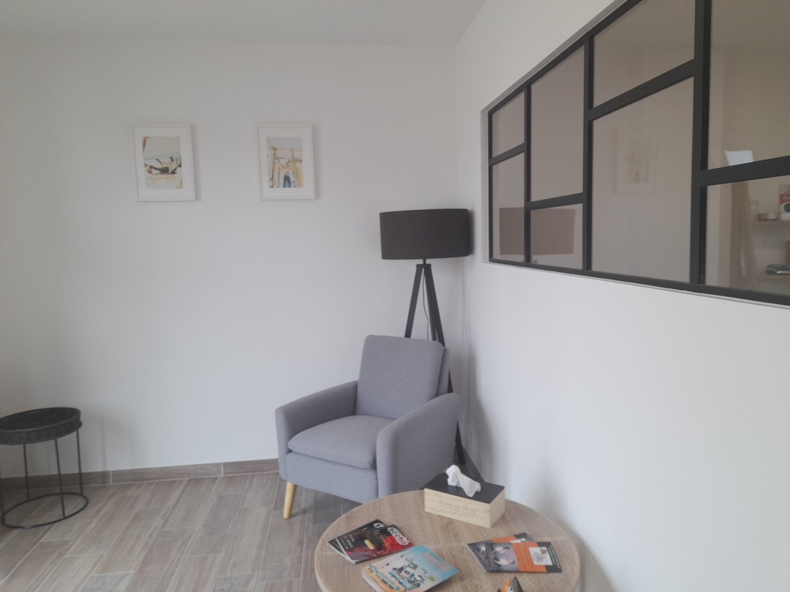 idée déco pour une boutique de vêtement à La Valentine