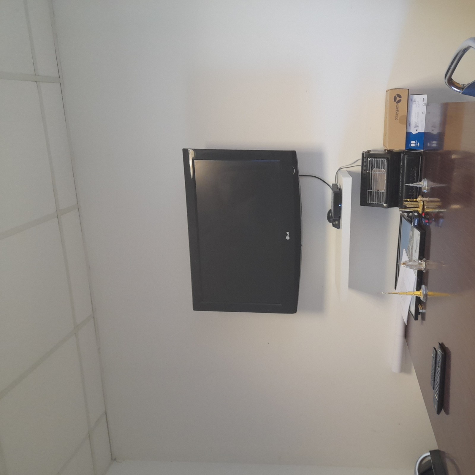 idée déco pour une boutique de vêtement à La Valentine