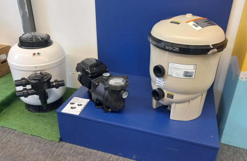 technicien magasin piscine pour changement filtre à sable à Mauguio à côté de Castries