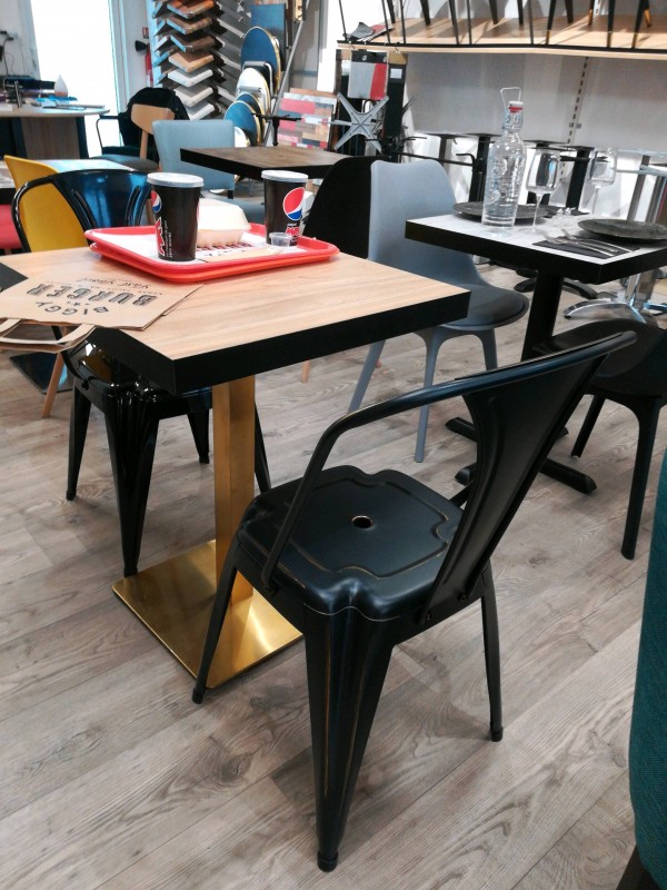 Où trouver du mobilier restaurant chaise et table type industriel sur Cannes à côté de Nice ?