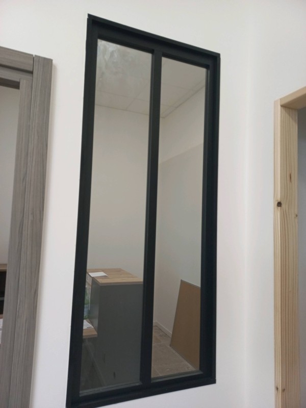 Rénovation d'une fenêtre en bois par l'installation de fenêtre aluminium sur Uzès à côté de Remoulins