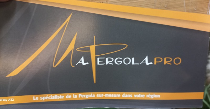 installation et pose d'une pergola bioclimatique dans un hôtel restaurant sur Nice proche de Cannes