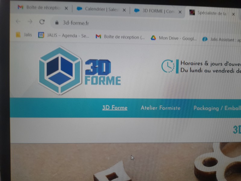 Entreprise spécialisée dans la découpe plexiglas à Montpellier dans l'Hérault