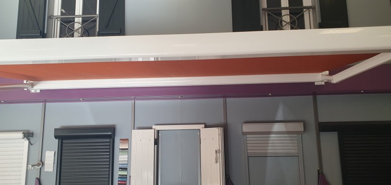 Où trouver un magasin de Store banne avec un large choix aux Angles dans le Gard