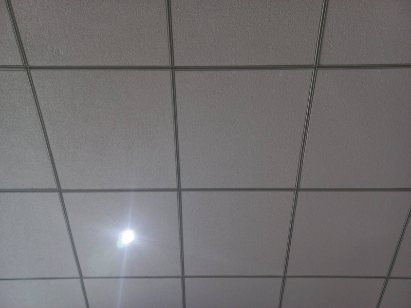 Où trouver un spécialiste de l'agencement de bureau pour une cloison démontable en placo sur Montpellier à côté de Béziers