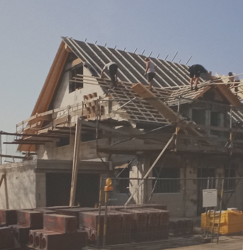 entreprise spécialisée dans le courtage de travaux pour prix d'une rénovation  complète d'une maison ancienne sur Uzès proche de Vers-Pont-du-Gard