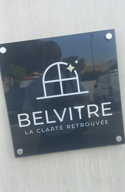Entreprise de nettoyage de verrières et vitres grandes surfaces à Montpellier par Belvitre