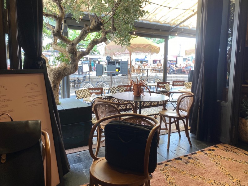 Où trouver une boîte de nuit à Montpellier avec entrée interdite aux moins de 25 ans