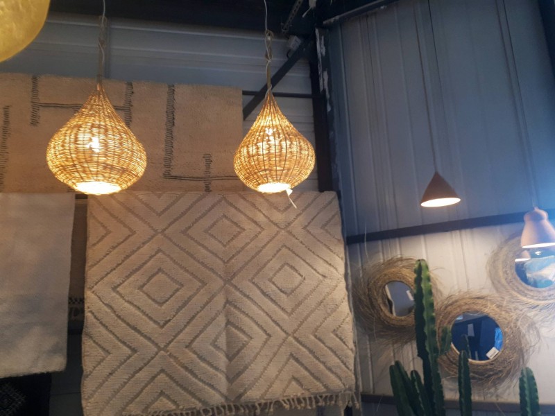 Luminaire en paille ou en palmier à Montpellier dans l'Hérault 34