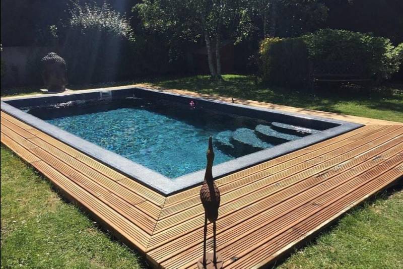 installation piscine coque couleur pierre de Bali Salernes dans le VAR 83