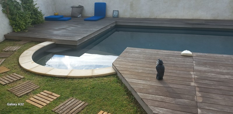 entreprise spécialisée dans la rénovation de piscine et pose de PVC armé sur Montpellier proche de Sète