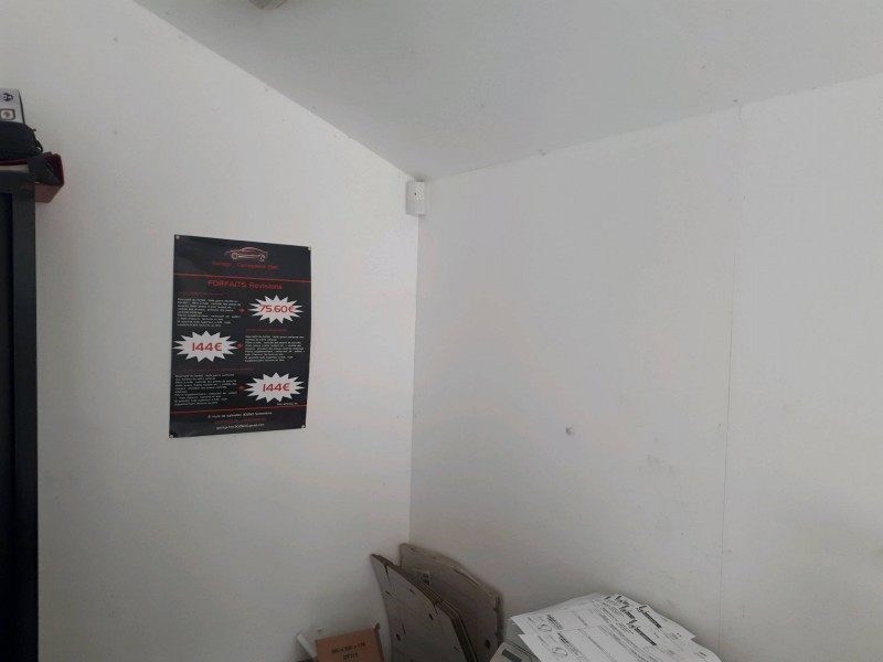 Où trouver un garage qui peut changer un pare-brise à Sommières proche de Nîmes