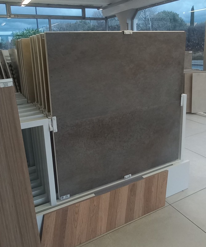 magasin de carrelage pour carrelage grande dimension extérieur intérieur à Saint-Rémy-de-Provence proche d'Arles