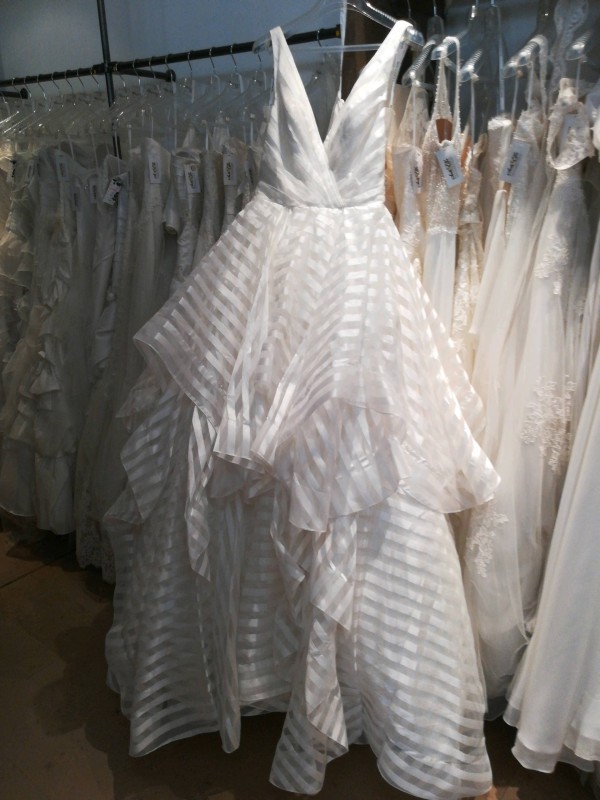 Magasin pour vente de robe de mariée princesse avec voile et traîne à Nîmes  proche d'Arles