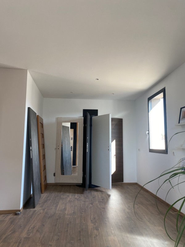  Réalisation d’une porte d’entrée sur pivot à Narbonne proche de Béziers dans l’Hérault 