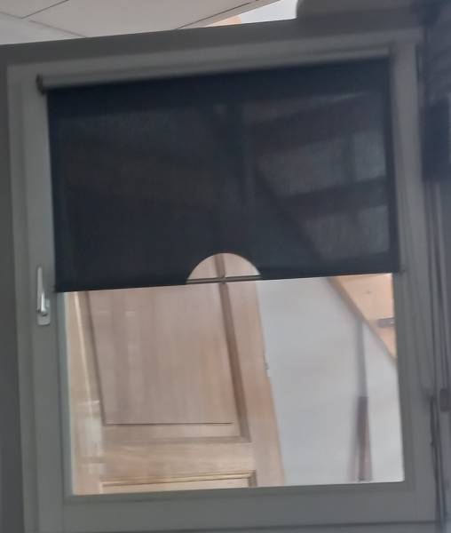 Protection solaire de Type store occultant déroulable avec la pose Saint Rémy de Provence en Alpilles