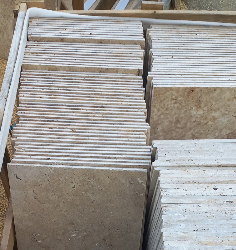 vente de travertin premier et deuxième choix toute dimension sur Nîmes proche de Arles