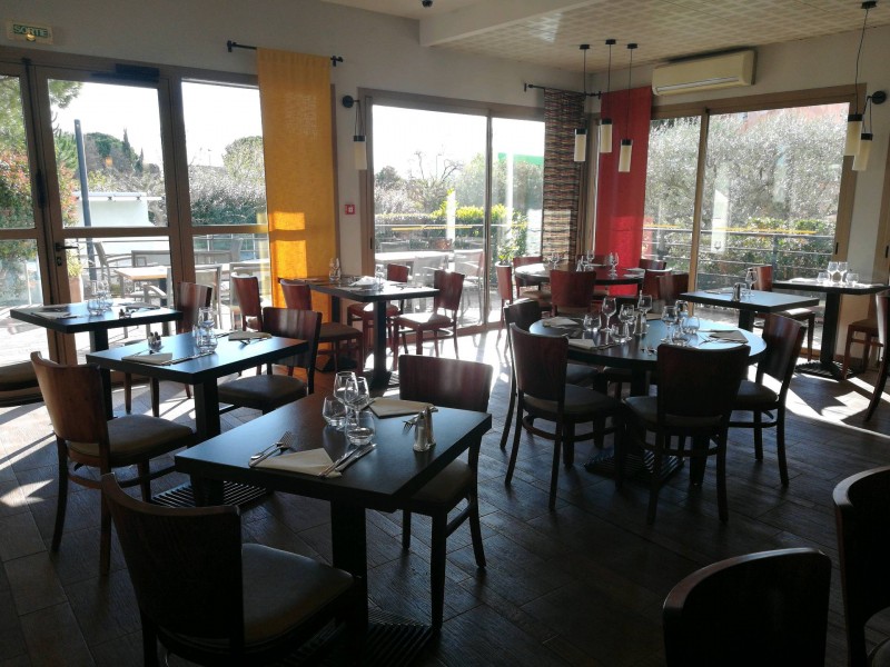 Où trouver un restaurant pour organiser un repas de groupe ou de famille sur Lunel à côté de Nîmes