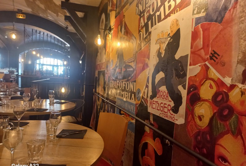 où trouver un restaurant une pizzeria ouvert le weekend sur Montpellier en centre-ville place de la Comédie