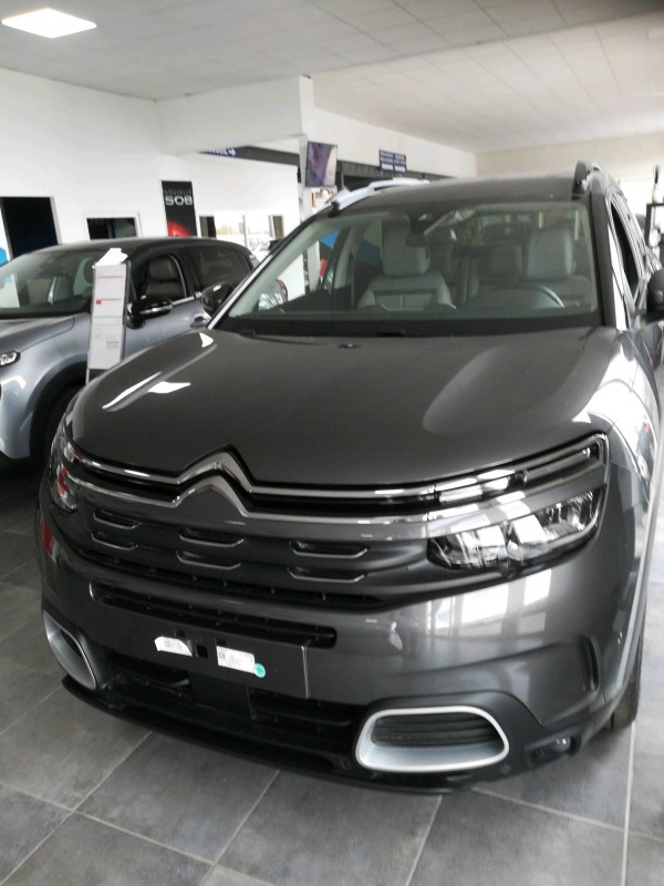 Vente d'une Citroën C5 aircross d'occasion HDI sur Nîmes dans le Gard