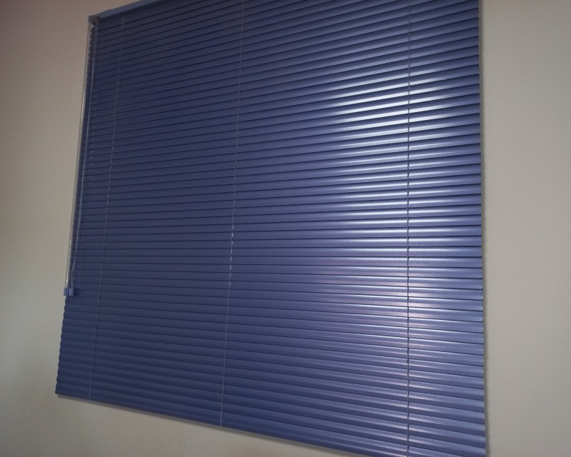 magasin de store pour pose d'un store banne motorisé dans un coffre intégral sur Montpellier proche de Lunel