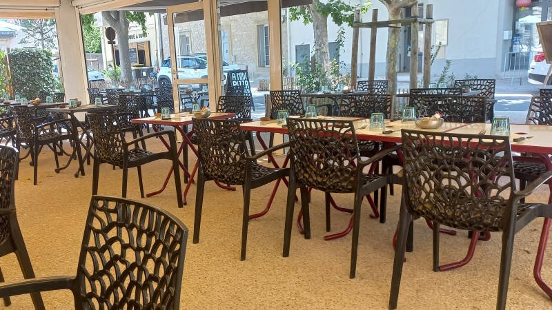 où passer un agréable moment dans un restaurant avec terrasse sur Calvisson proche Vergèze