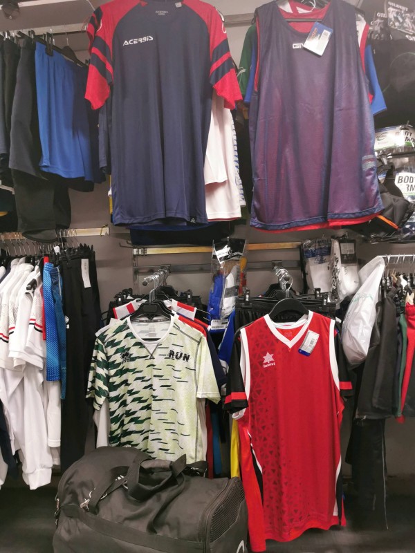 Où trouver une entreprise pour le flocage de textile pour mon entreprise avec logo  Castelnau-le-Lez Le Crès Shop MD sport