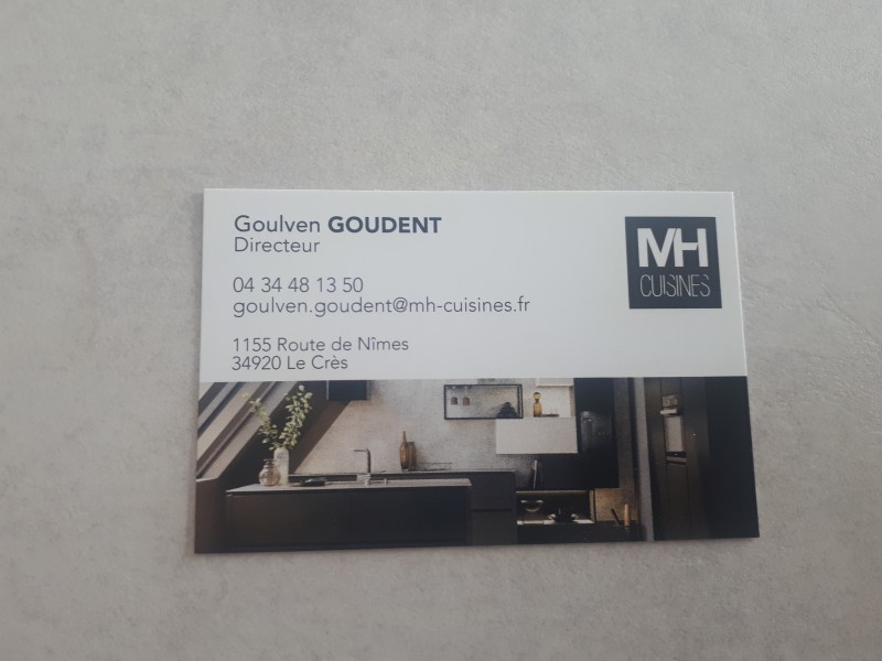 Cuisiniste pour installation de cuisine haut de gamme en marbre sans poignet au Crès proche de Montpellier