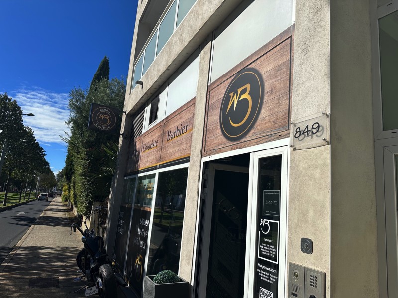  Où trouver salon de coiffure spécialiste dans la coloration pour Sam à Castelnau dans l’Hérault 