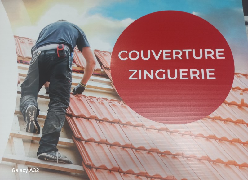 rénovation d'une couverture de toit et de recherche de fuite sur toiture en tuiles à Quissac proche de Sommières