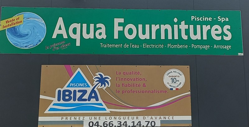 pose des installations d'une piscine coque à fond plat sur salindres proche d'Alès