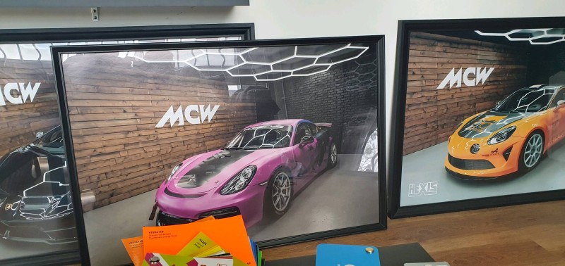 Covering total blanc nacré sur une Mustang Électrique à Montpellier dans l'Hérault