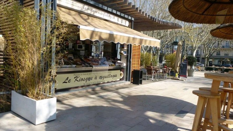 Plateau de fruits de mer en terrasse à Béziers proche de Montpellier dans l'Hérault ?