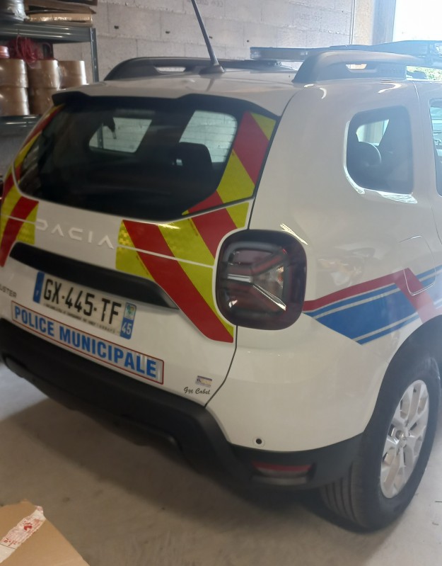 Expert en flocage pour Dacia Duster de la Police Municipale près de Montpellier Hérault 34