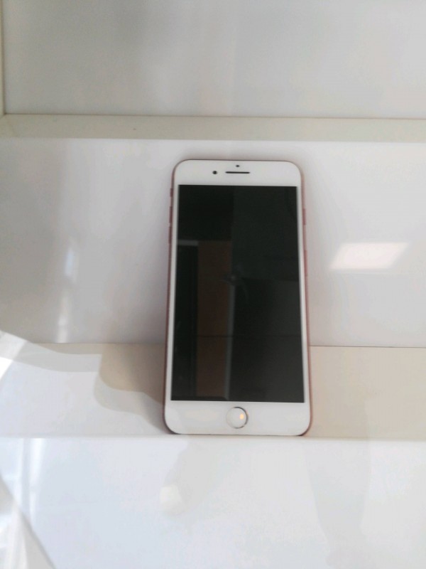 Réparation d'écran et vitre cassée d'un iPhone 8 sur Nîmes à côté de marguerittes