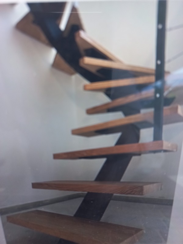 fabrication et pose d'un escalier design et moderne sur Montpellier à côté de Sète