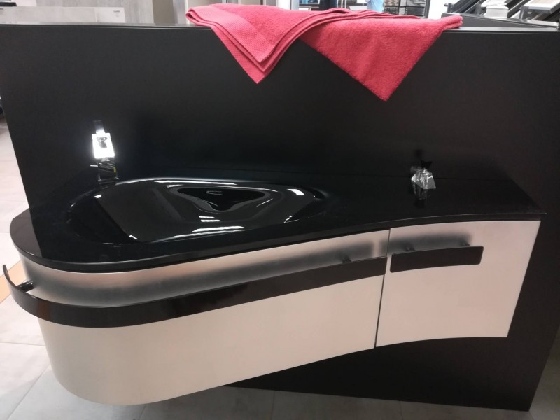 magasin pour vente de meubles de salle de bain sur Nîmes dans le Gard