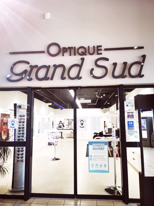 Opticien avec lunettes pour femme homme et enfant sur Frontignan.