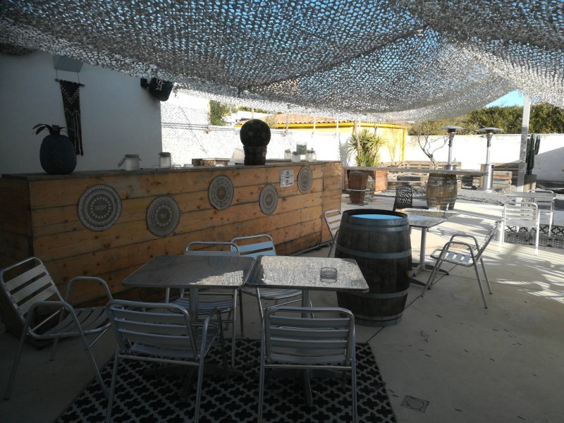 Où chercher un restaurant bar à vin pour organiser des soirées privatives ou musicales sur Sommières à côté de Montpellier Sommières près de Montpellier In vina terra