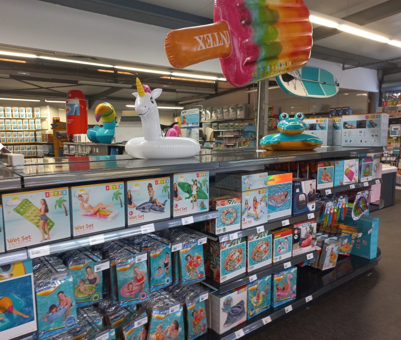 magasin accessoires piscine pour jeux gonflables à Sommières proche de Calvisson
