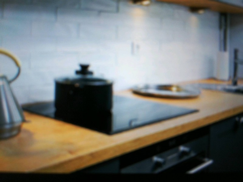 Changement de l'installation électrique d'une cuisine en vue de la pose d'une cuisine intégrée à Marguerite à côté de La Grande-Motte