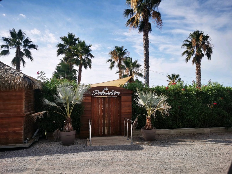 Réserver un restaurant sur les bords des étangs de Bouzigues dégustation d'huîtres et coquillages pour les groupes et entreprises sur Bouzigues et Sète