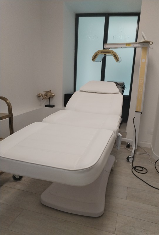 ou faire des Implantation de fils tenseur sur le visage dans un cabinet esthétique à Sète