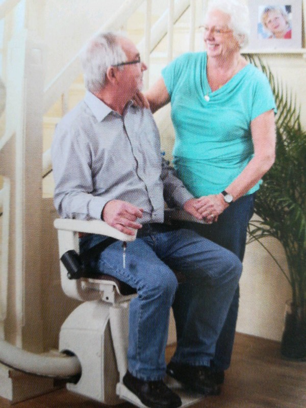 Où installer une un monte-escalier électrique pour personne à mobilité réduite sur Nîmes à côté de Montpellier