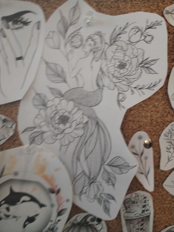 trouver salon tatouage pour un flash avec sirène et tatouage floral sur Sète 