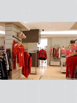 Agencement d'une boutique de prêt-à-porter à Marseille